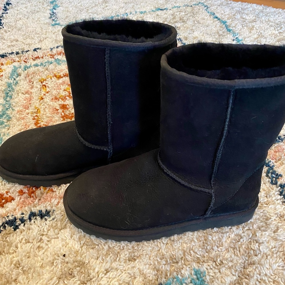 UGG Classic Short Black Boots W8